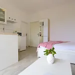 Studio Apartments Kali