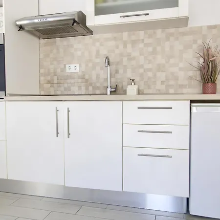 Appartement Studio Apartments Kali