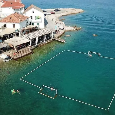 Studio Apartments Kali