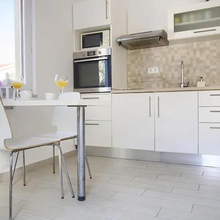 Apartment Studio Apartments Kali *