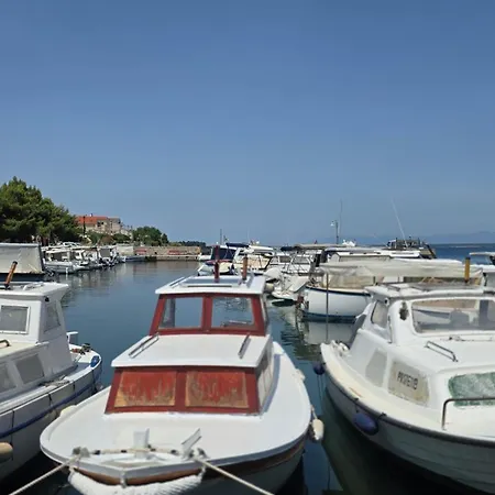 Studio Apartments Kali