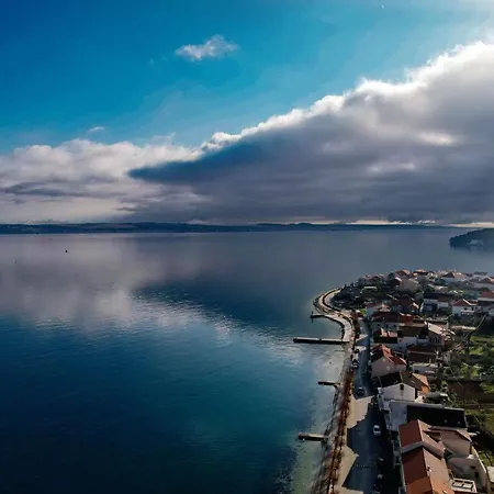 Studio Apartments Kali Daire *