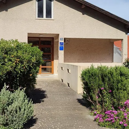 Studio Apartments Kali Daire *