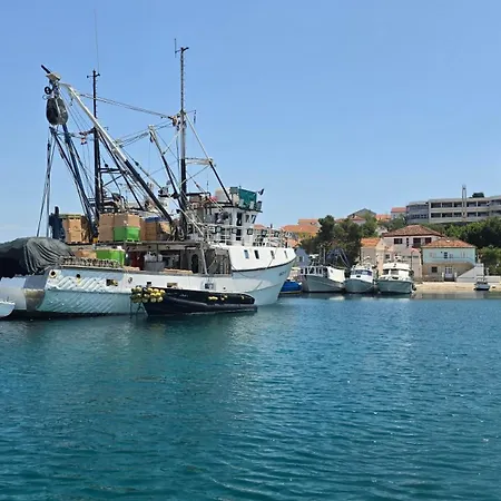 Studio Apartments Kali