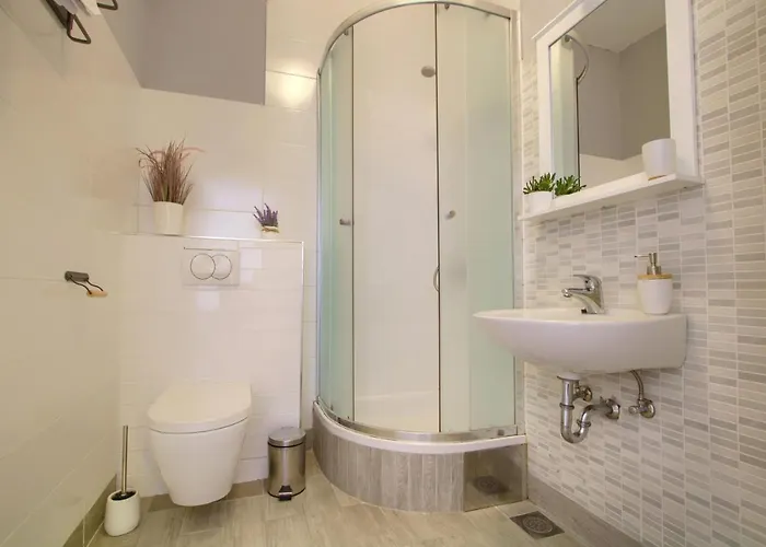 Studio Apartments Kali Kali