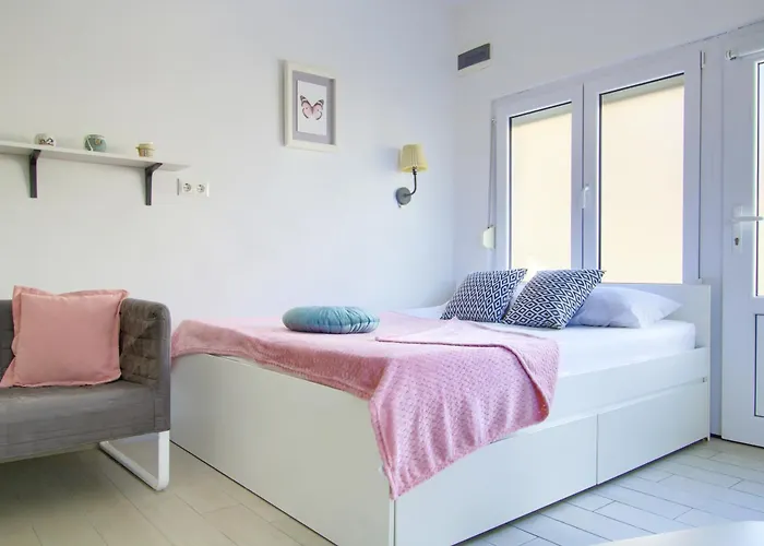 Studio Apartments Kali *